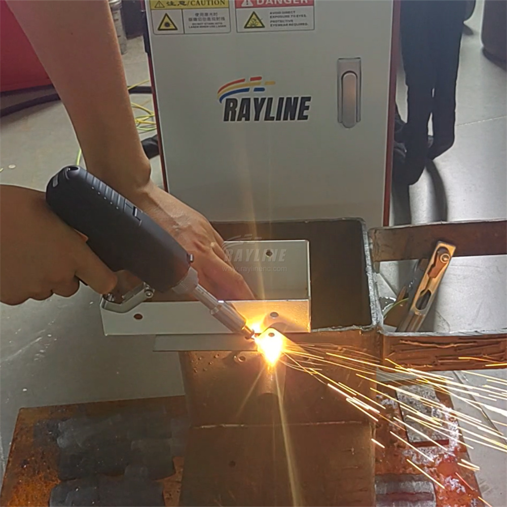 Industrial Laser Cleaning - نمط جديد صغير محمول آلة لحام