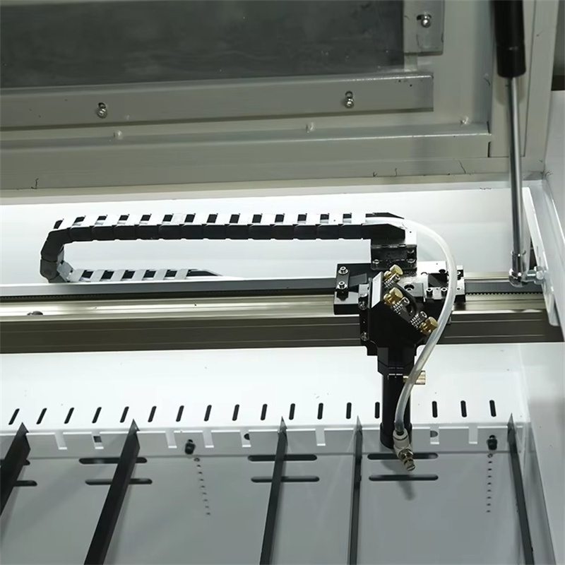 آلة نقش وقطع بالليزر CO2 للملا - مراجعة Co2 Laser Engraving Machine وسعره